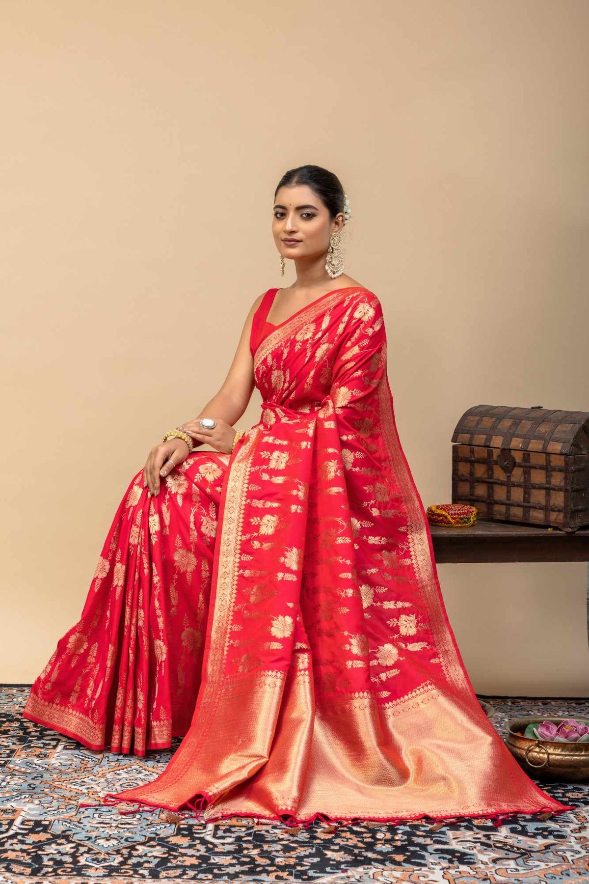 Traditional Bridal Red Woven Silk Saree with All-Over Floral Bel Jaal & Unstitched Blouse Piece