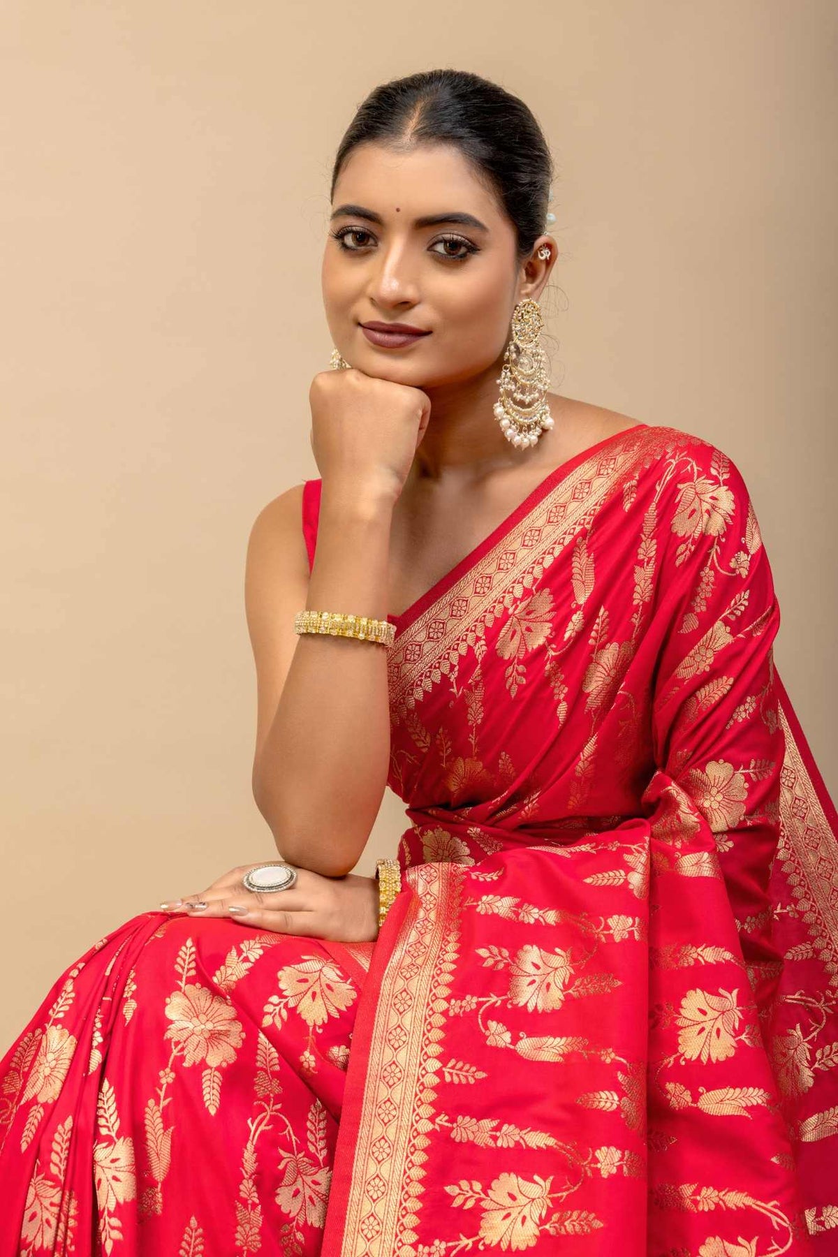 Traditional Bridal Red Woven Silk Saree with All-Over Floral Bel Jaal & Unstitched Blouse Piece